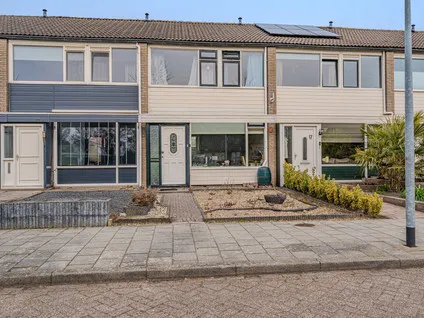 Tussenwoning te koop: Constantijn Huygenslaan 19, Winschoten-Zuid Winschoten