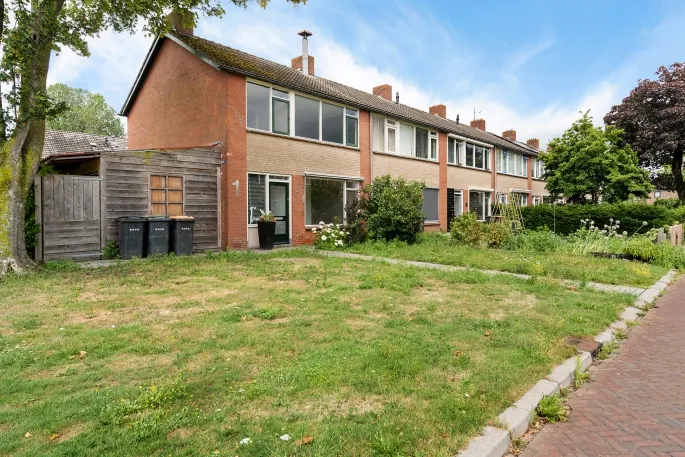 Corner house for sale: Constantijnstraat 1, Vroomshoop-West Vroomshoop