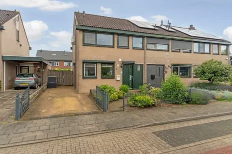Corner house for sale: Constantijnstraat 11, Kern Andelst Andelst