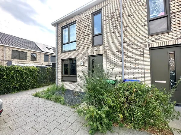 Corner house for rent: Cornelia de Langeweg 75, Leyenburg 'S-Gravenhage