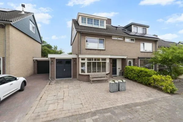 Tussenwoning te koop: Cornelis Bregmanstraat 19, Nesdijk Schagen