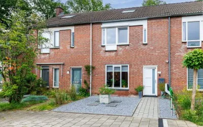 Tussenwoning te koop: Cornelis Dopperstraat 37, Bartelinkshoek Hengelo