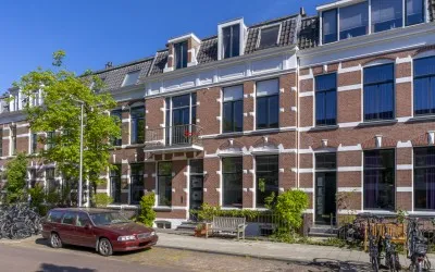 Tussenwoning te koop: Cornelis Evertsenstraat 7, Zeeheldenbuurt, Hengeveldstraat en omgeving Utrecht