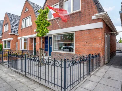 Twee-onder-één-kap te koop: Cornelis Houtmanstraat 51, Over de Gracht Delfzijl