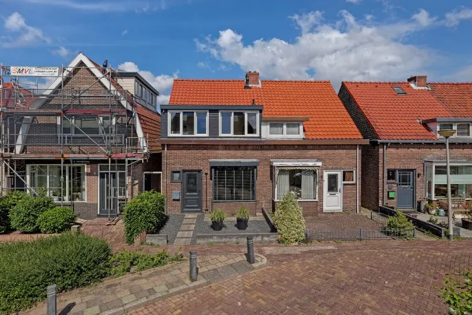 Twee-onder-één-kap te koop: Cornelis Matersweg 46, Plantage Beverwijk
