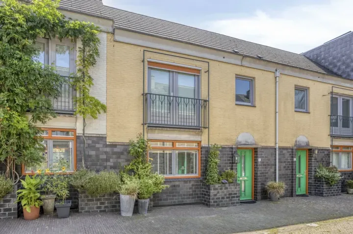 Tussenwoning te koop: Cornelis Outshoornplaats 12, Brouwerijweg e.o. Arnhem