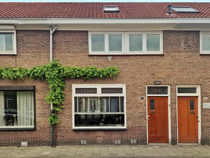 Tussenwoning te koop: Cornelis Speelmanstraat 12, Armhoef Noord-West Tilburg