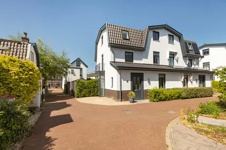 Twee-onder-één-kap te koop: Cornelis van Norrenstraat 10, Spiegelzicht Bussum