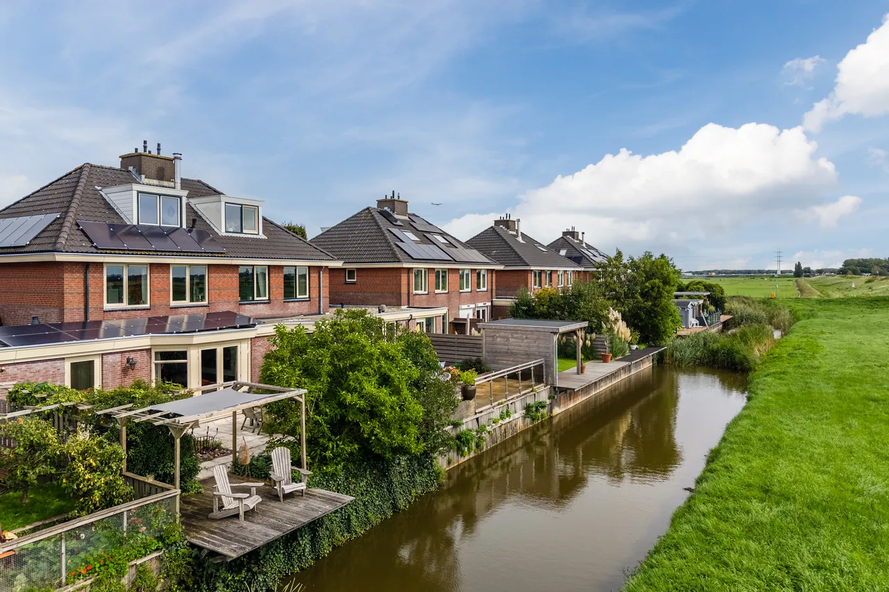 Tussenwoning te koop: Cornelis Visserstraat 15, Spaarndam
