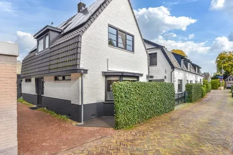 Vrijstaande woning te koop: Cornelis Bakkerlaan 36, Laren-Centrum Laren (Nh)