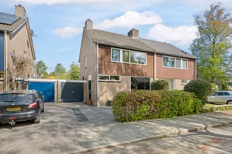 Tussenwoning te koop: Cornelis Dopperlaan 46, Dieren-West boven spoorlijn Dieren