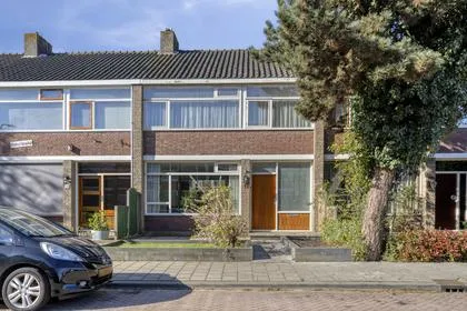 Tussenwoning te koop: Cornelis Evertsenstraat 96, Zwijndrecht