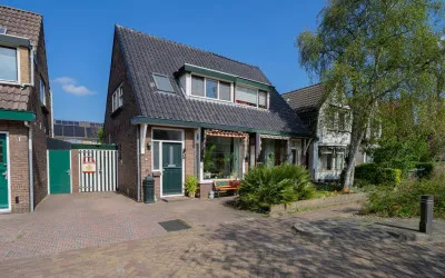 Twee-onder-één-kap te koop: Cornelis Matersweg 12, Plantage Beverwijk