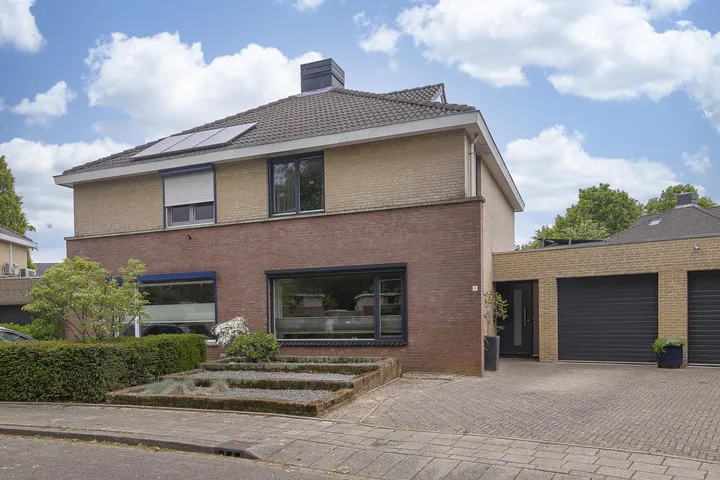 Tussenwoning te koop: Cornwallplein 9, Kemperkoul Sittard