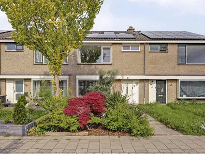 Tussenwoning te koop: Corona 14, Sterrenkwartier-West Spijkenisse