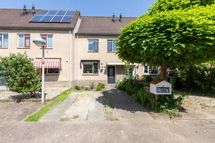 Terraced house for sale: Corry Vonkstraat 10, Mondriaanbuurt Wageningen