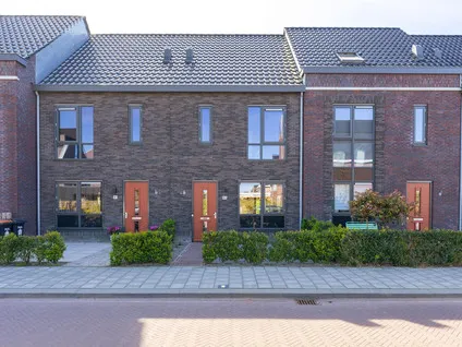 Tussenwoning te koop: Corry van Kleefstraat 80, Blokker