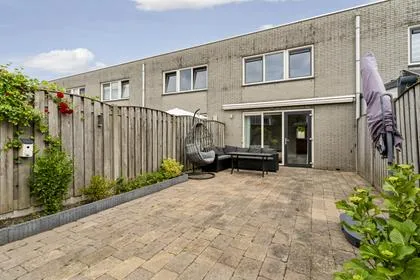 Tussenwoning te koop: Corsicastraat 67, Eilandenbuurt West Almere