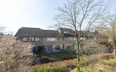 Terraced house for sale: Cort van der Lindenstraat 12, Zuidhorn Zuidhorn