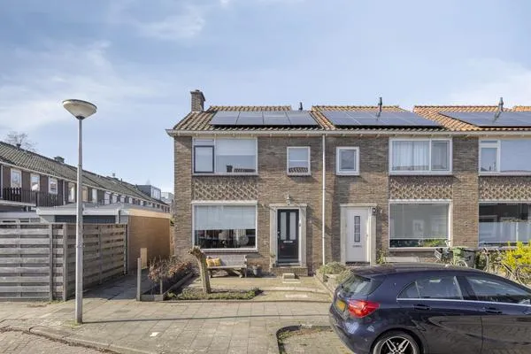 Hoekwoning te koop: Cort van der Lindenstraat 1, Gouda