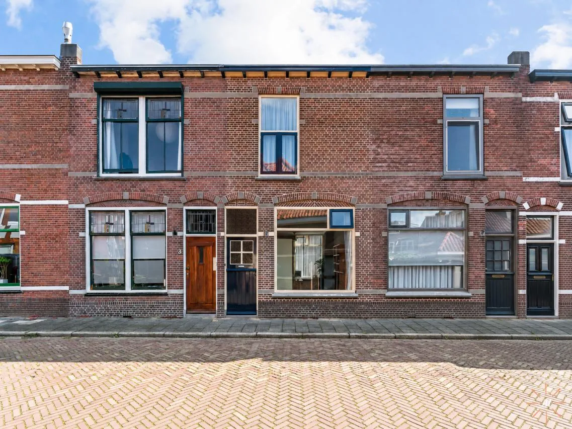Tussenwoning te koop: Costerusstraat 5, Woerden
