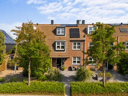 Tussenwoning te koop: Count Basielaan 40, Lanen Beverwijk