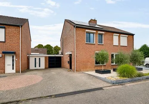 Tussenwoning te koop: Coupmansstraat 4, Kern Roggel Roggel
