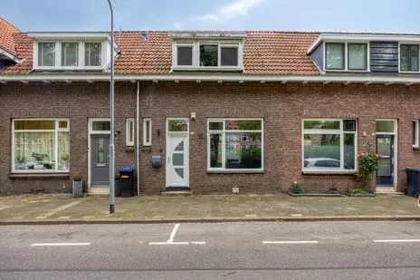 Tussenwoning te koop: Crayensteynstraat 23, Hoekenessestraat en omgeving Dordrecht