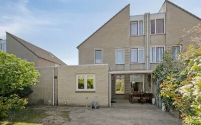 Tussenwoning te koop: Creijenhoek 31, De Overlaet west Rosmalen
