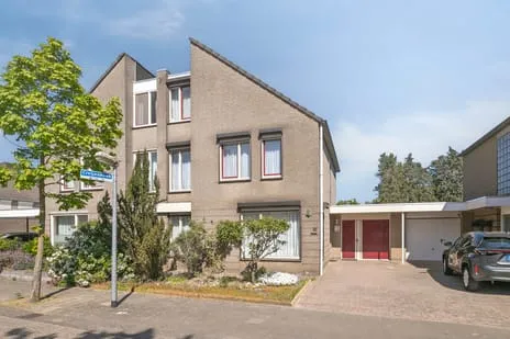 Tussenwoning te koop: Creijenhoek 31, De Overlaet west Rosmalen