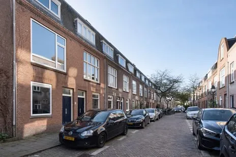 Tussenwoning te koop: Crispijnstraat 12, 'S-Gravenhage