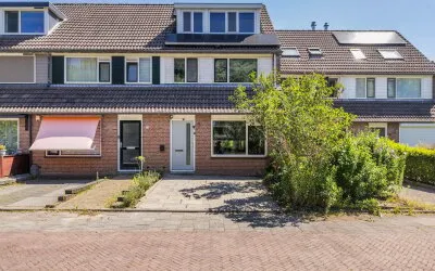 Tussenwoning te koop: Crocuserf 18, 's-Gravendeel Woonkern 'S-Gravendeel