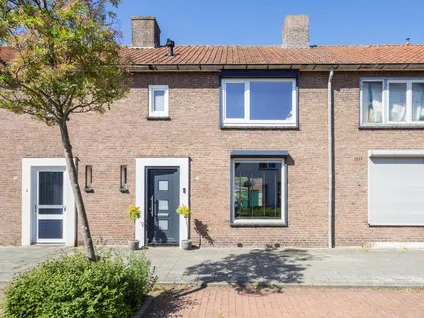 Tussenwoning te koop: Crocusstraat 13, Lievenspolder Terneuzen