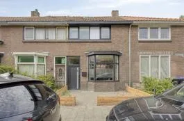 Terraced house for sale: Crocusstraat 38, Tuindorp-West Den Helder