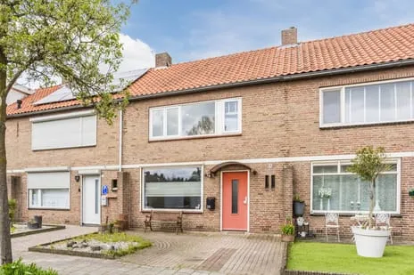 Terraced house for sale: Crocusstraat 38, Hoevenseveld Uden