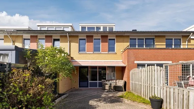 Tussenwoning te koop: Cronenstein 22, Nieuw-Vennep