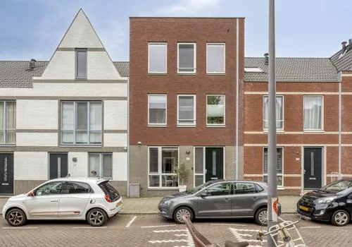 Tussenwoning te koop: Cronjéstraat 27, Afrikaanderwijk Rotterdam