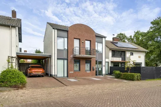 Twee-onder-één-kap te koop: Cruysbergstraat 9, Beesel