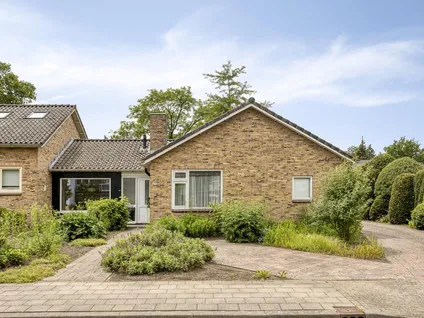 Twee-onder-één-kap te koop: Curaçaostraat 25, Winterswijk-Noordwest Winterswijk