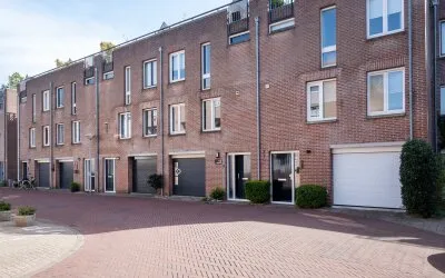 Tussenwoning te koop: Curaçaostraat 10, Burgemeester Visserpark Alphen Aan Den Rijn