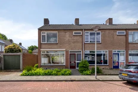Corner house for sale: Cyclaamstraat 16, Steenbergen-Zuid Steenbergen (Nb)