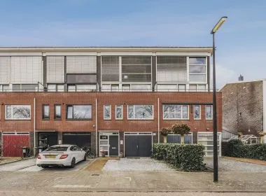 Tussenwoning te koop: Cycladenlaan 106, De Aker-Oost Amsterdam