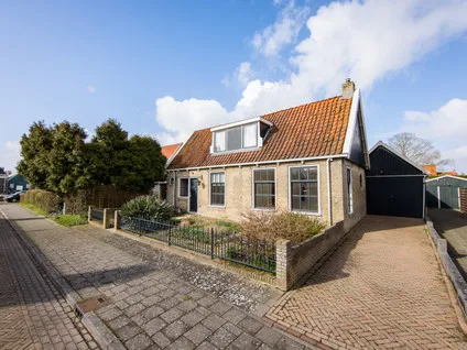 Hoekwoning te koop: Cynthia Lenigestraat 1, Makkum Makkum