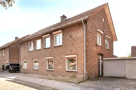 Twee-onder-één-kap te koop: Cypresstraat 165, Graafsebuurt zuid 'S-Hertogenbosch