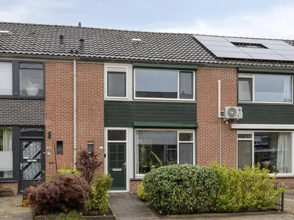 Tussenwoning te koop: Cypresstraat 42, Winterswijk-Noordoost Winterswijk