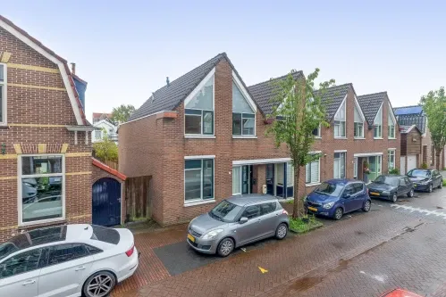 Hoekwoning te koop: Czaar Peterstraat 69, Zaandam