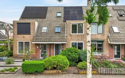 Tussenwoning te koop: D'Hondecoeterstraat 27, De Hoef Ede