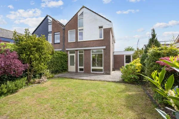 Hoekwoning te koop: D U Stikkerstraat 8, Franeker Sexbierumerplan Franeker