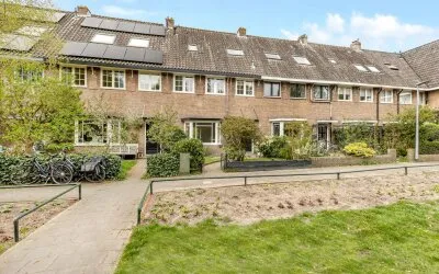 Tussenwoning te koop: Da Costalaan 18, Schrijverskwartier Hilversum