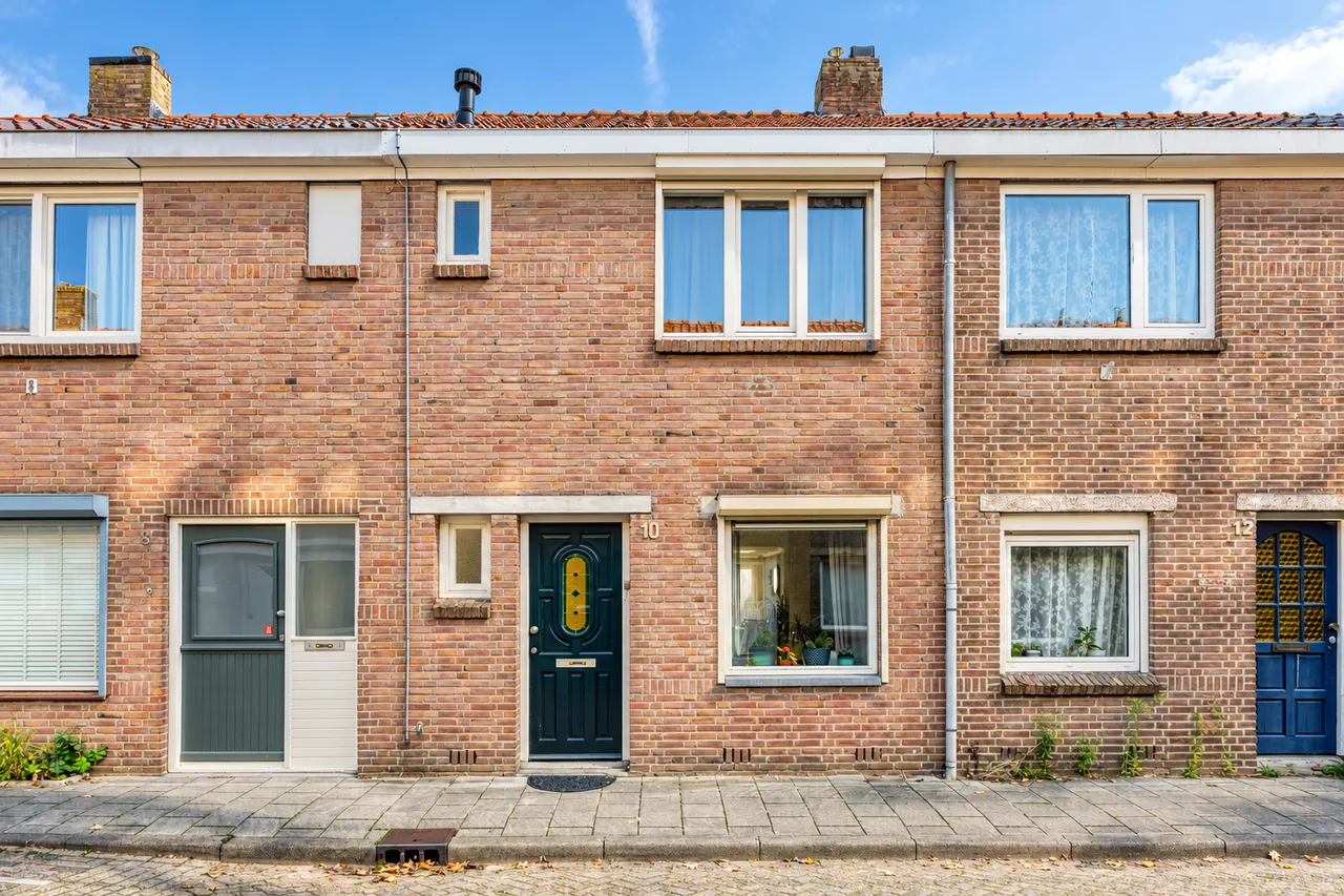 Tussenwoning te koop: Da Costastraat 10, Tilburg